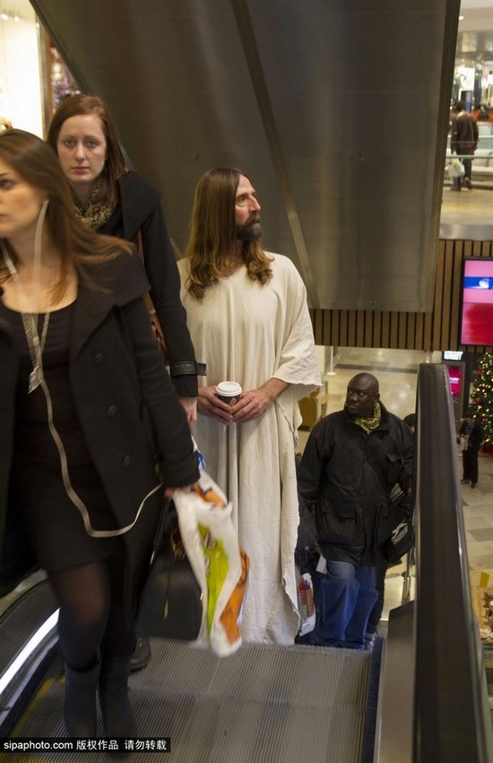 Aparece ¨Jesús Cristo¨ en un centro comercial de Londres4