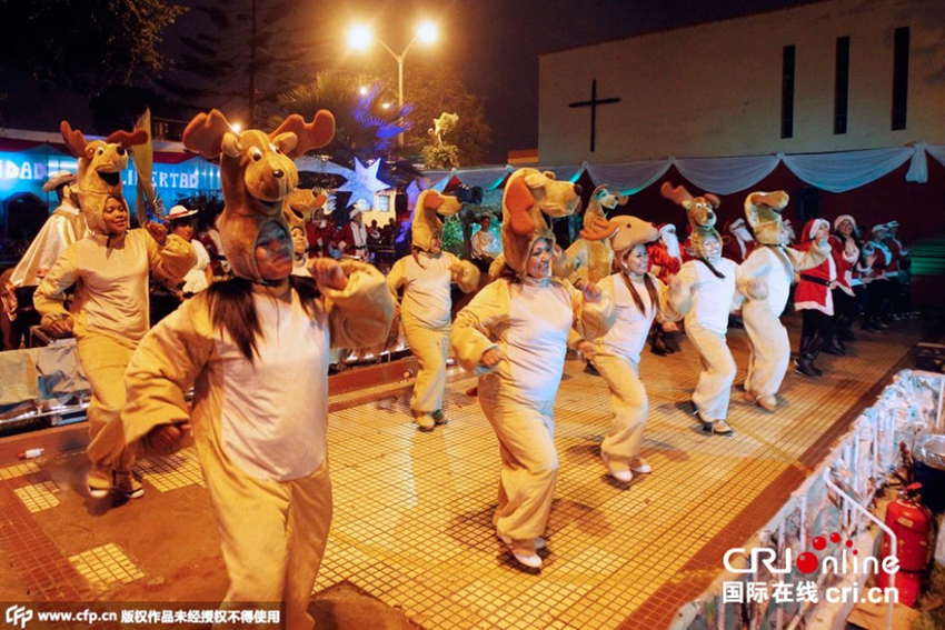 Presas peruanas celebran la navidad en cárcel5
