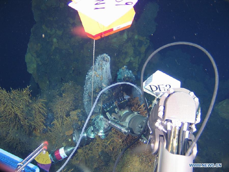 El Jiaolong se sumerge para estudiar los respiraderos hidrotérmicos activos en el océano Índico