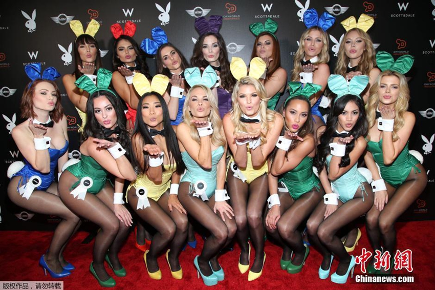 Conejitas guapas participan en la fiesta del 'Super Bowl'7