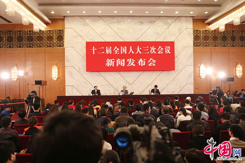 Conferencia de prensa de la tercera sesión de la XII Asamblea Popular Nacional