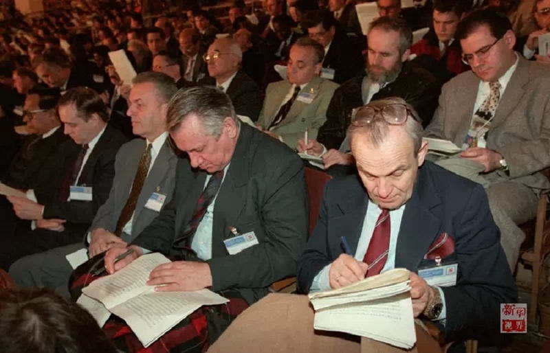 Extranjeros en las “dos sesiones” durante el transcurso de los años