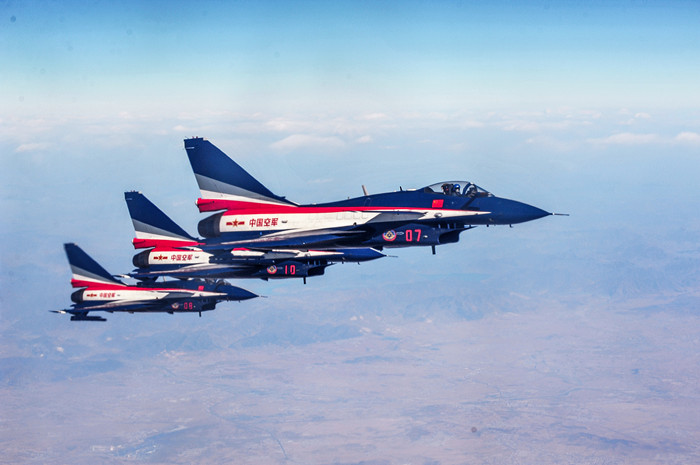 Mujeres pilotos de avión de combate J-10 de China debutarán en espectáculo aéreo 1