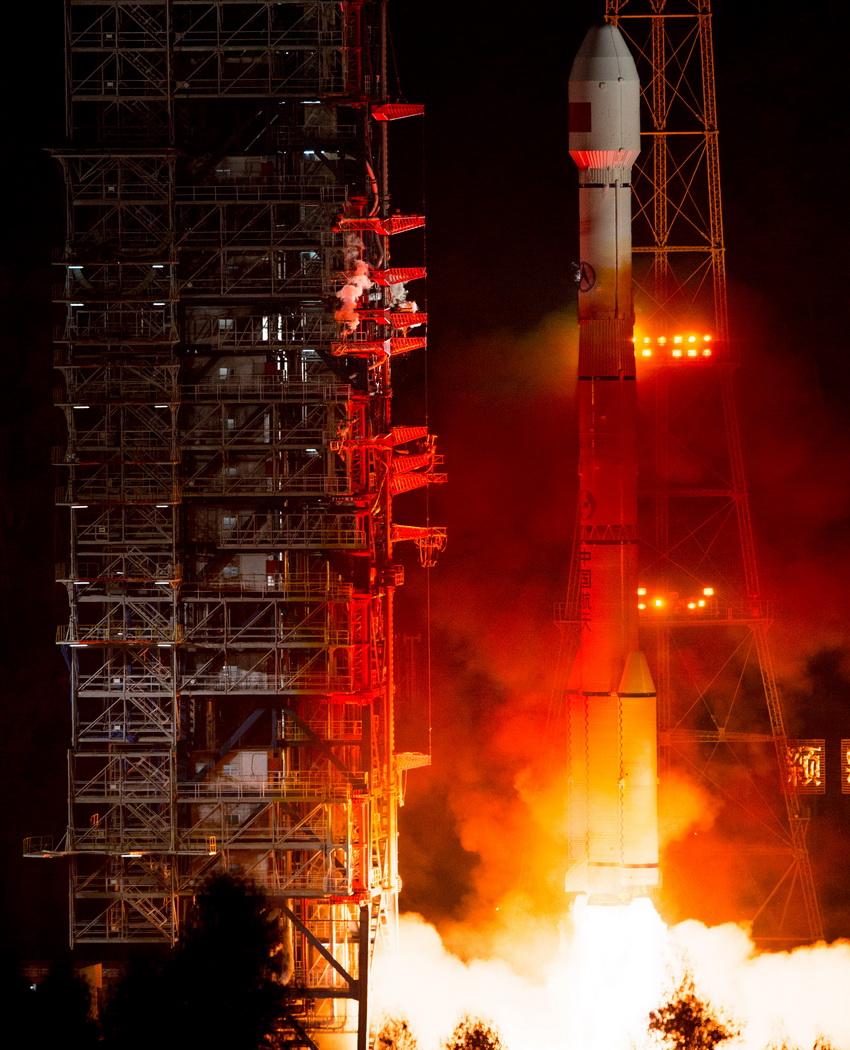 China lanza satélite mejorado para sistema de navegación satelital independiente 2