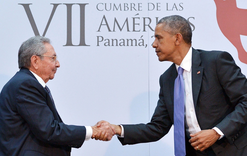 Obama y Castro sostienen primer encuentro