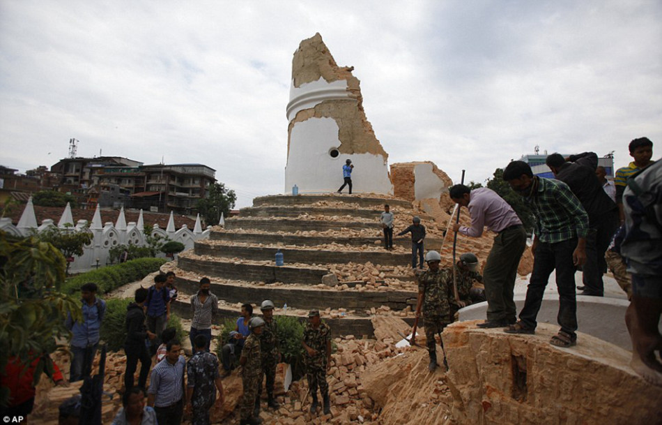  Imágenes de patrimonios nepaleses antes y después del sismo 2