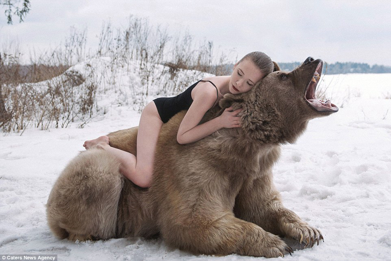 Sexy sesión de fotos de modelos rusas en protesta contra caza de animales3