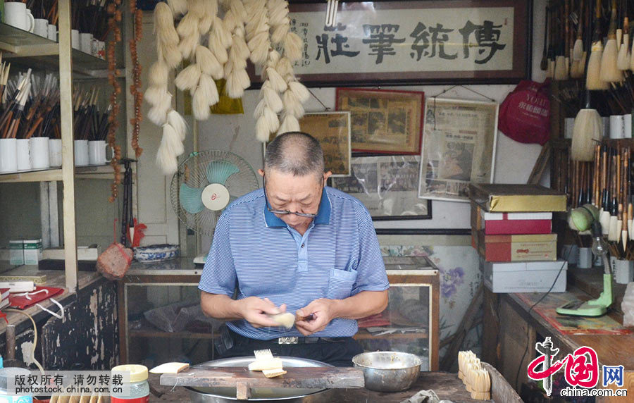 Enciclopedia de la cultura china: El último productor de pinceles chinos 9