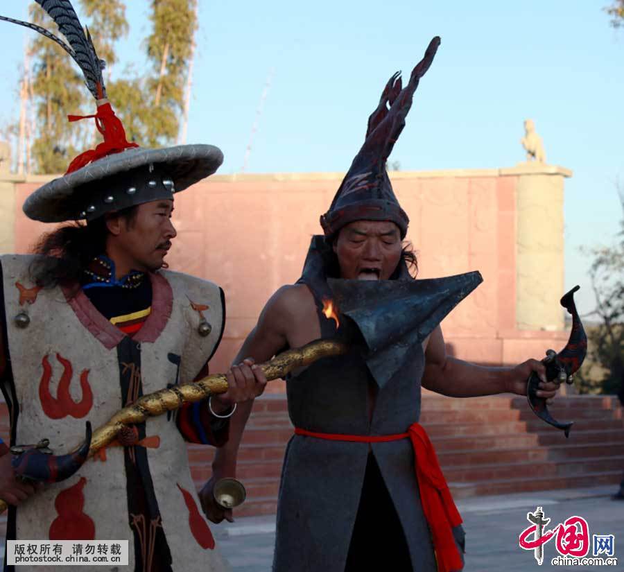 Enciclopedia de la cultura china: Bimo, defensor de la cultura de la etnia Yi 6