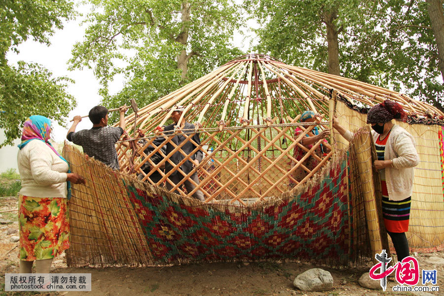 Enciclopedia de la cultura china: Las yurtas de la etnia Kazak 4