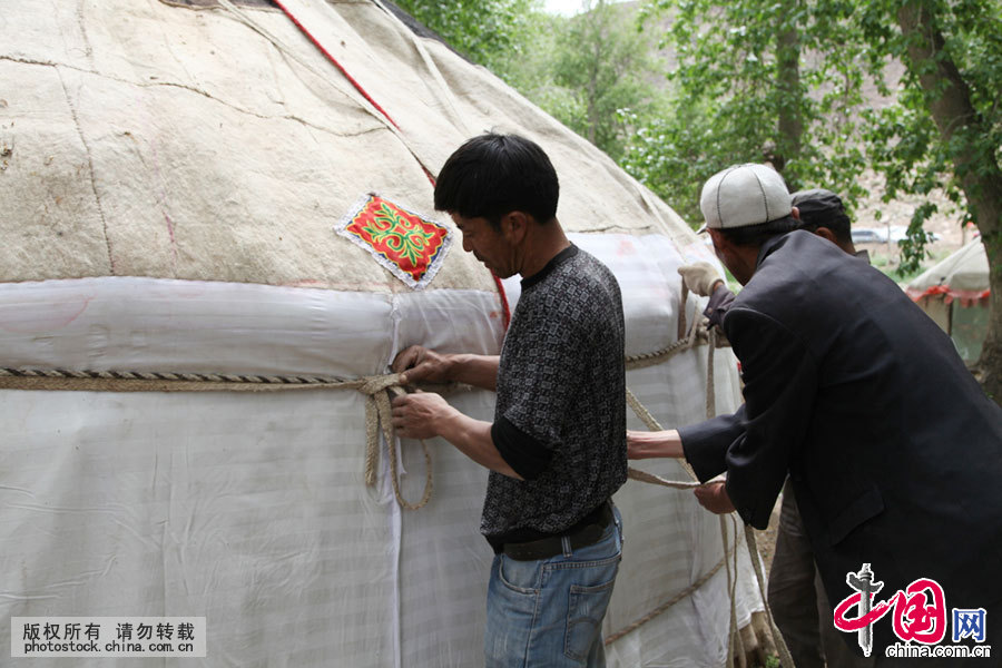 Enciclopedia de la cultura china: Las yurtas de la etnia Kazak 10