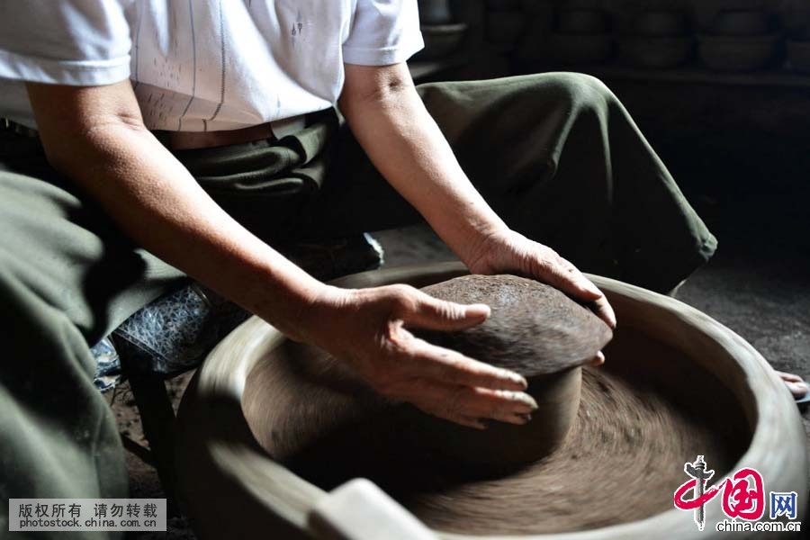 Enciclopedia de la cultura china: La elaboración tradicional de las cazuelas 3