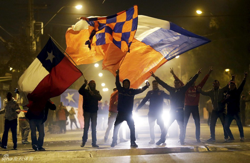 Copa América: Hinchas chilenos se volvieron locos afuera del estadio1