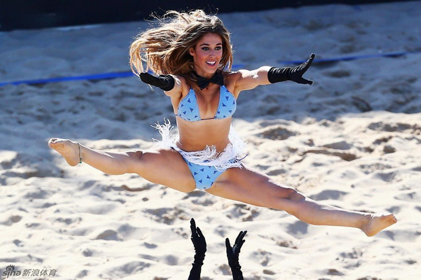 Chicas animadoras del Mundial de fútbol de Playa 2015f