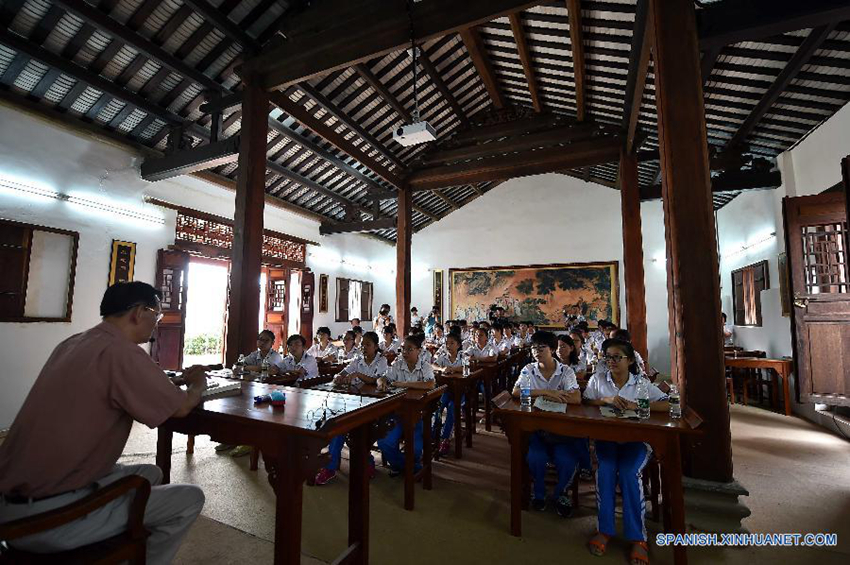 Aula de Confucio de Hainan1