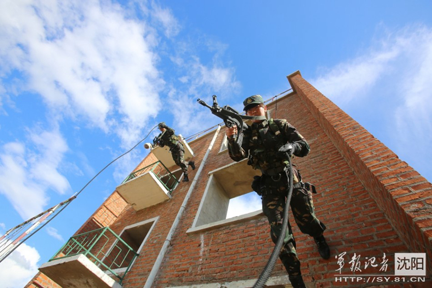 Entrenamiento de soldadas chinas de fuerzas especiales1