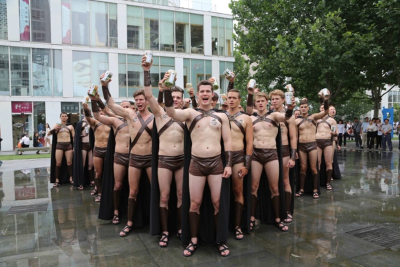 Detienen a extranjeros ‘espartanos’ por alterar el orden público en Beijing