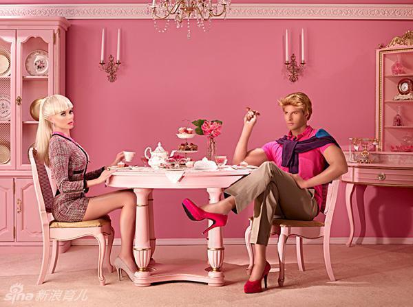 Artista fotografía la vida infeliz de Barbie y Ken