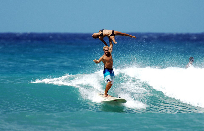 Gimnasia sobre tablas de surfear: Tandem surfing4