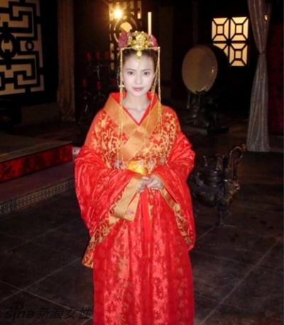 ¿Para ti quién es la novia china más bonita en ropa tradicional?