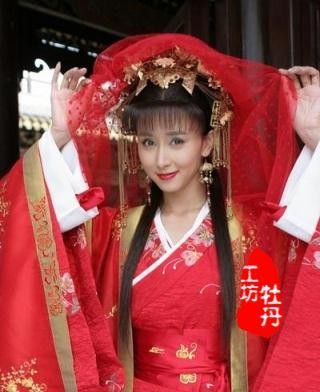 ¿Para ti quién es la novia china más bonita en ropa tradicional?