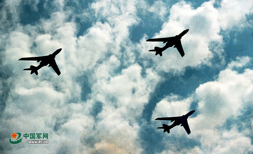 Aviones en el desfile militar del año 1999