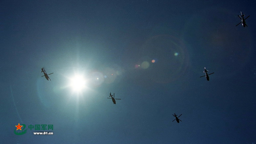 Aviones en el desfile militar del año 1999