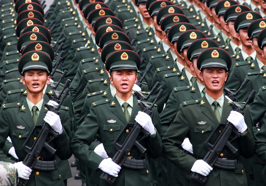 Tropas chinas se preparan para desfile perfecto de conmemoración de IIGM 