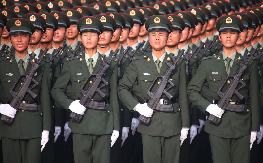 Tropas chinas se preparan para desfile perfecto de conmemoración de IIGM 