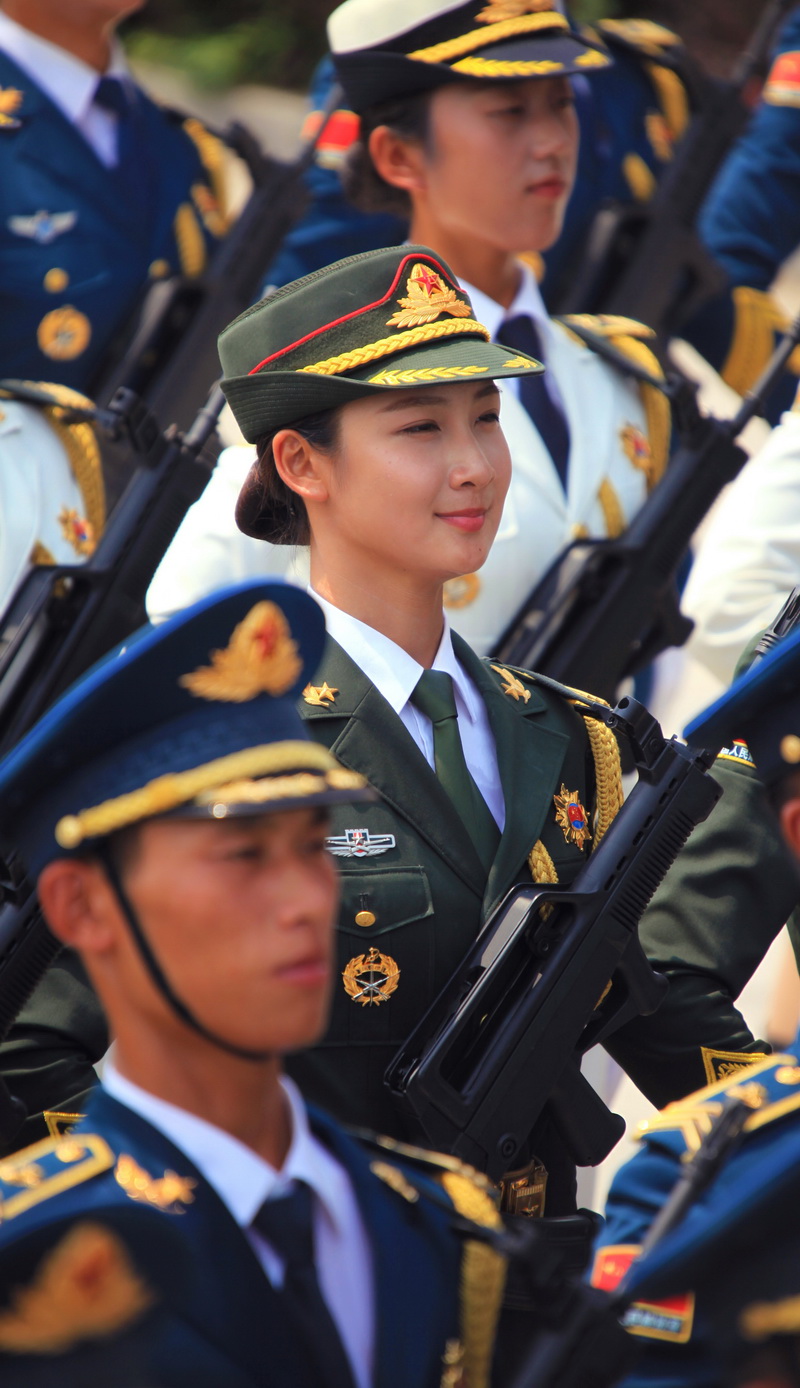 Tropas chinas se preparan para desfile perfecto de conmemoración de IIGM 