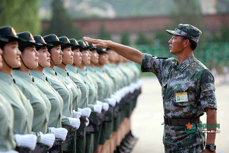 La única formación de mujeres soldados que participará en el desfile militar de China
