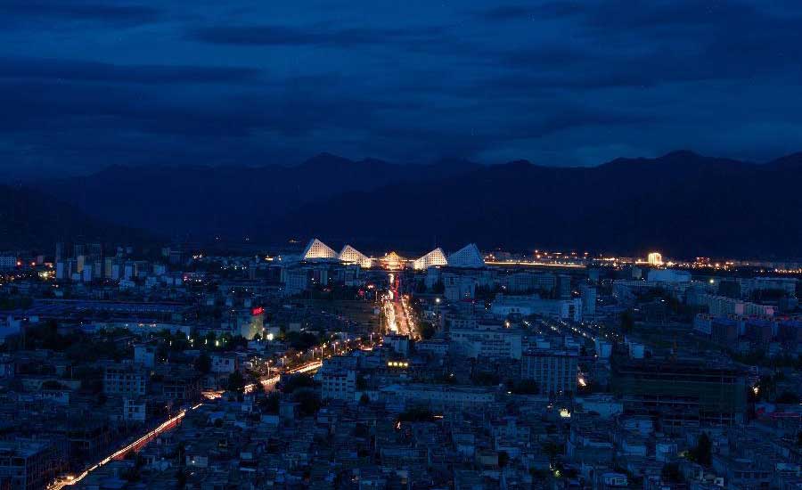 Panorama nocturna de Lhasa, Tíbet