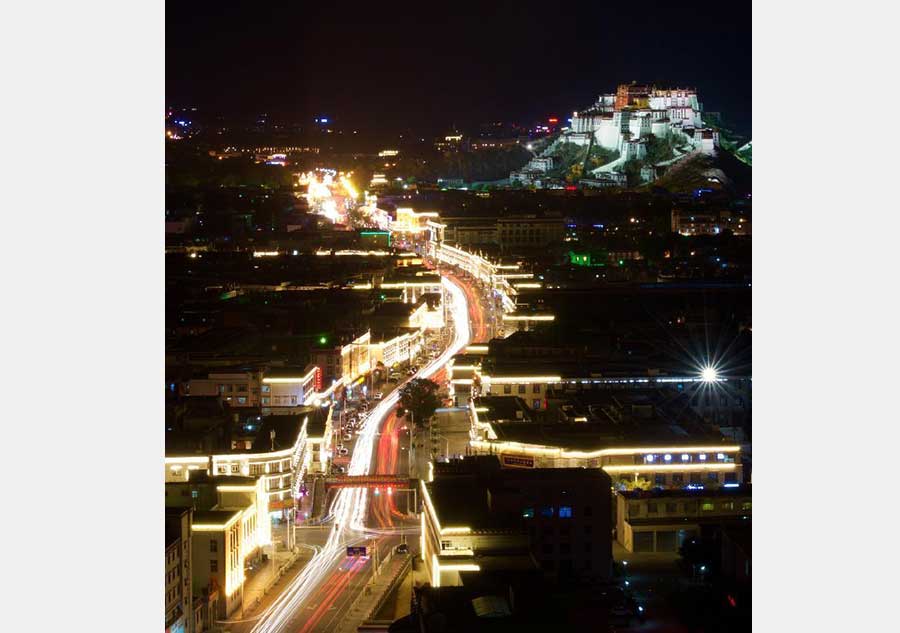 Panorama nocturna de Lhasa, Tíbet