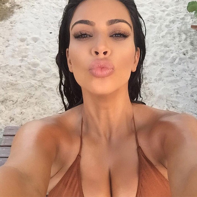 Kim Kardashian posa en bikini 5
