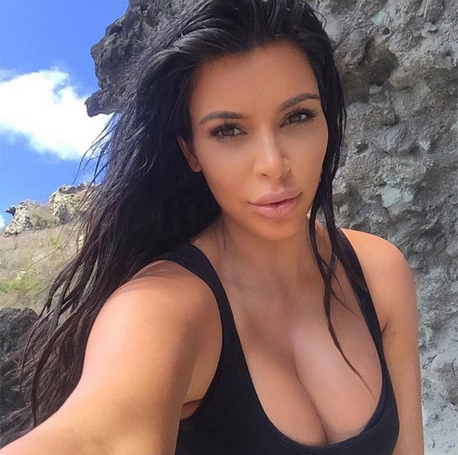 Kim Kardashian posa en bikini 6
