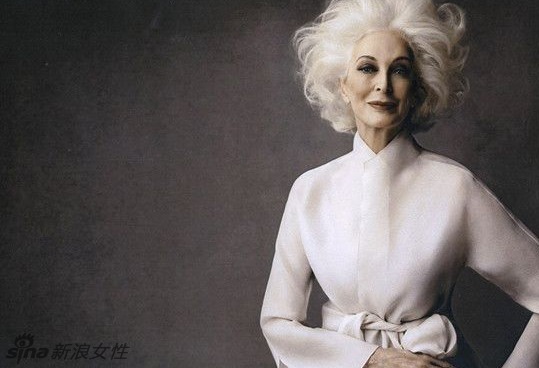 Supermodelo de 84 años sigue siendo atractiva