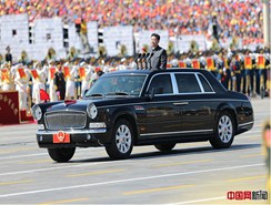 Presidente Xi revista a las tropas