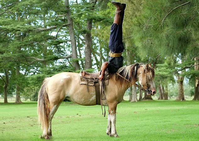Martin Tatta, mejor domador de caballo del mundo 