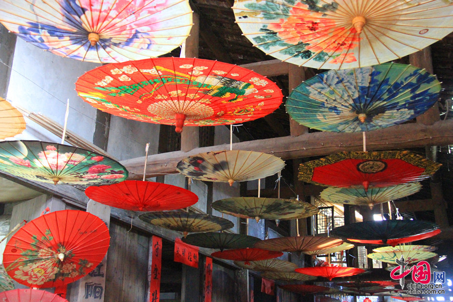 Enciclopedia de la cultura china: Paraguas de papel aceitado de Fenshui de Sichuan 5