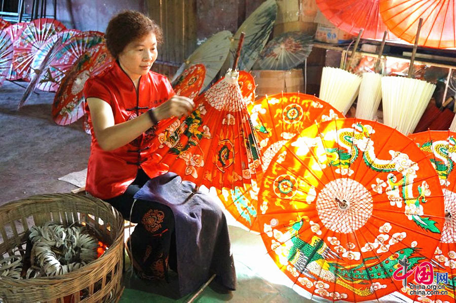 Enciclopedia de la cultura china: Paraguas de papel aceitado de Fenshui de Sichuan 7