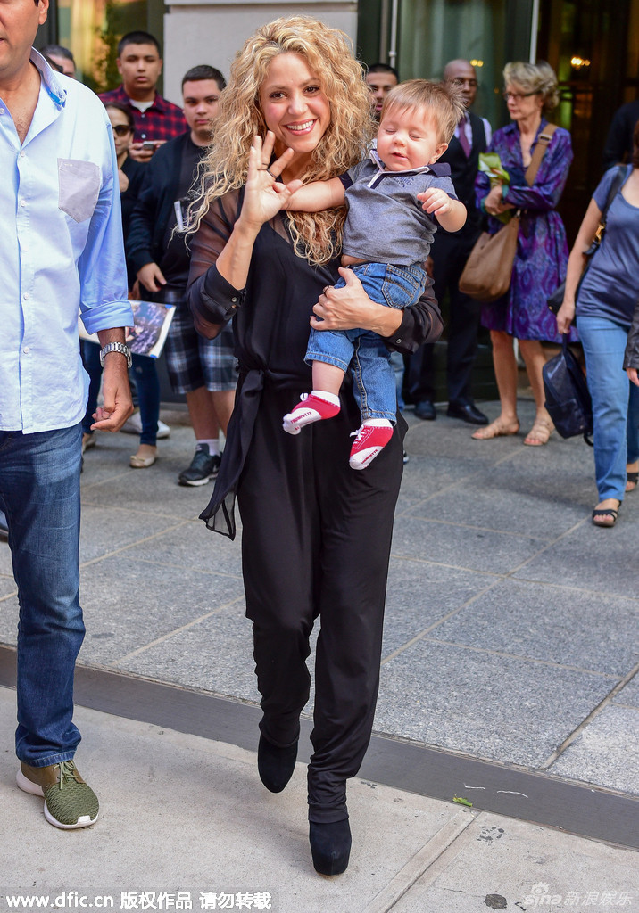 Shakira y el pequeño Sasha Piqué conquistan Nueva York