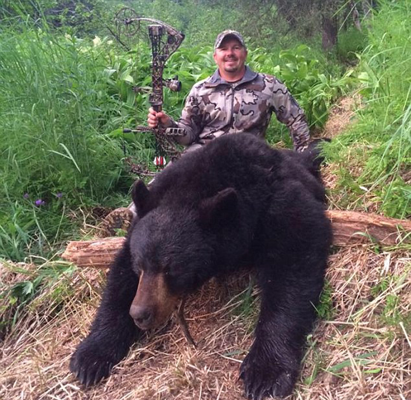 Niña mata un cocodrilo de 4 metros con ballesta10
