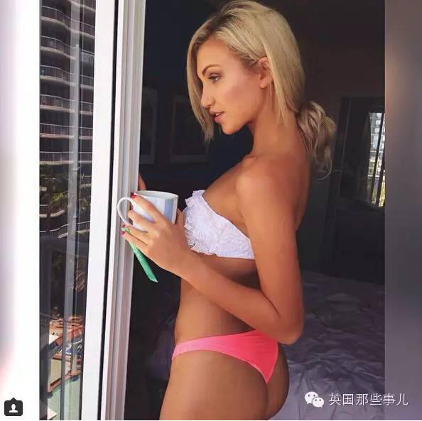 Gabby Epstein, una estrella en Instagram, posa sexy con bikini