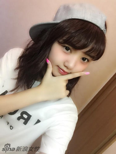 Selfies de las chicas japonesas jóvenes 