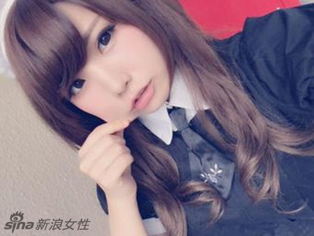 Selfies de las chicas japonesas jóvenes 