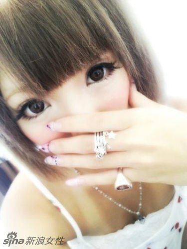 Selfies de las chicas japonesas jóvenes 