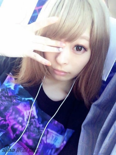 Selfies de las chicas japonesas jóvenes 