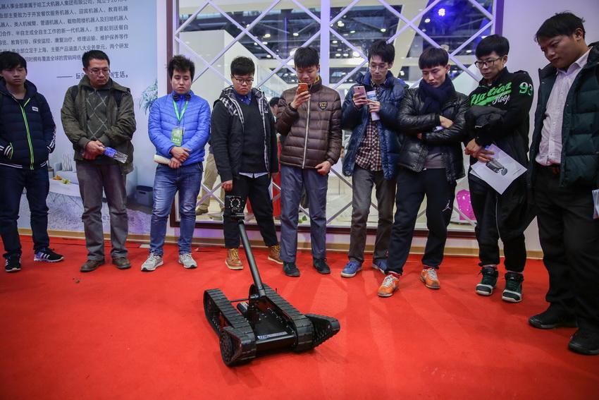 Robots antiterroristas debutan en Beijing 