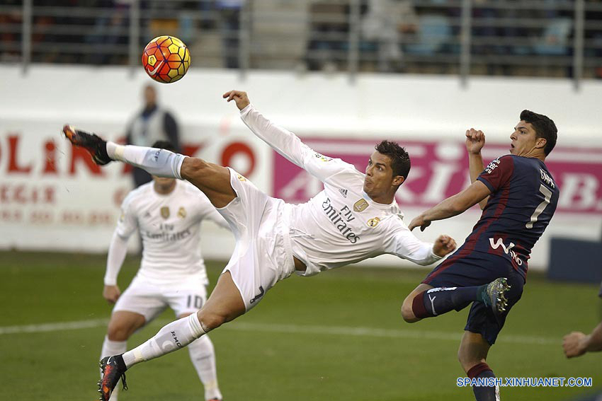 Real Madrid gana 2-0 a un buen Eibar2