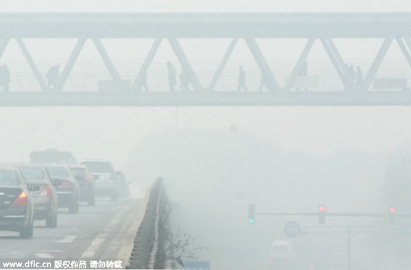 Beijing ordena detener la producción debido a grave contaminación2
